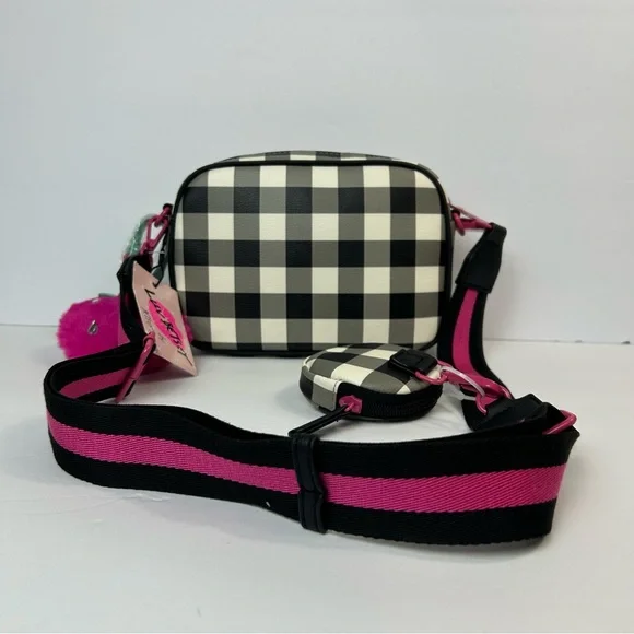 New Betsey Johnson Checkered Crossbody Bag with Pink Heart and Strawberry Charm - Picture 3 of 8